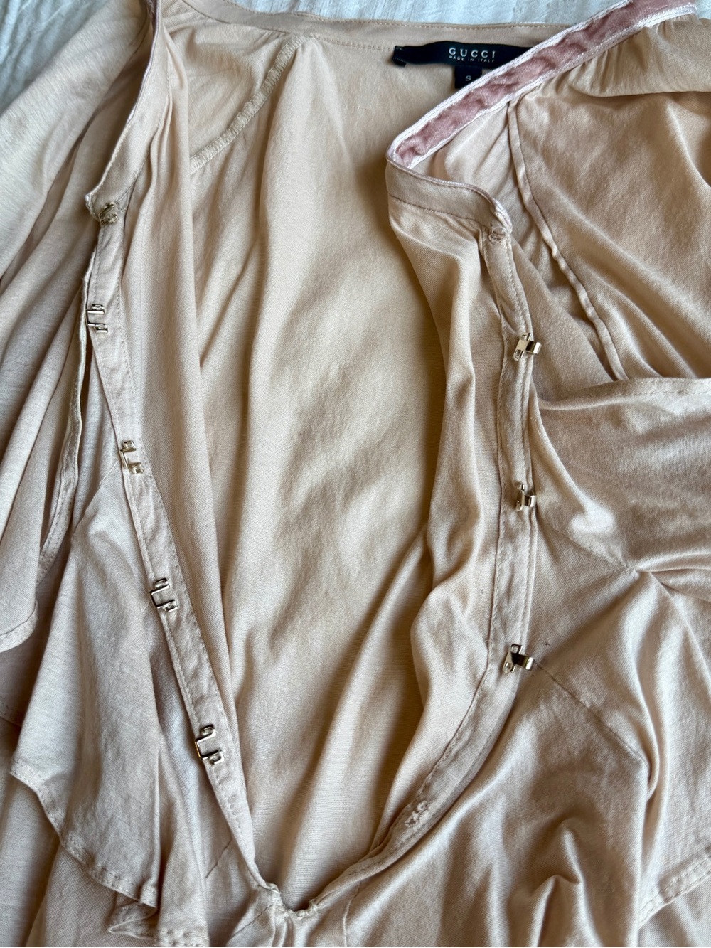 Rare S/S 2002 Gucci Tom Ford Ruffle Cutout Blouse In Cream Beige - Small - Picture 6 of 10